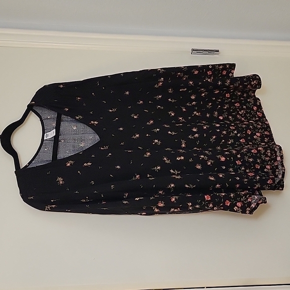 3/$30 OLD NAVY Floral Oversized Flare Sleeve Peasant Poet Blouse Size Medium - Picture 2 of 11